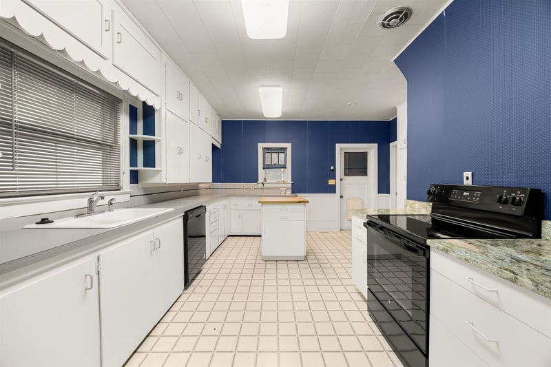 242 S Paw Paw, Howard, KS 67349