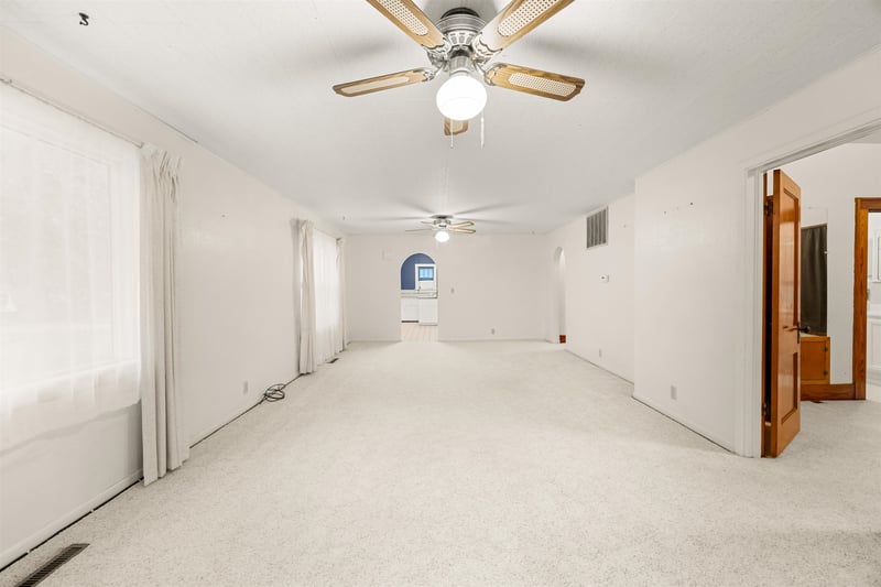 242 S Paw Paw, Howard, KS 67349