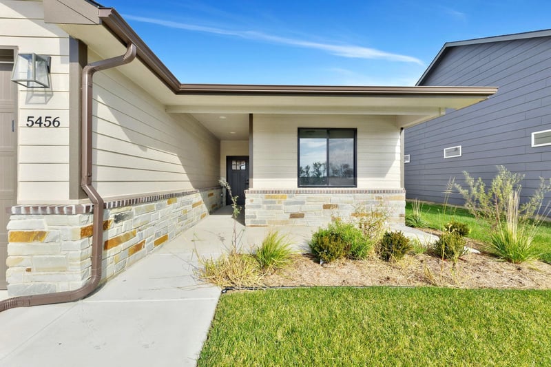 5456 N Toben Dr, Bel Aire, KS 67227