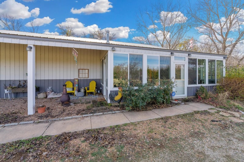 651 N Hydraulic, Belle Plaine, KS 67013