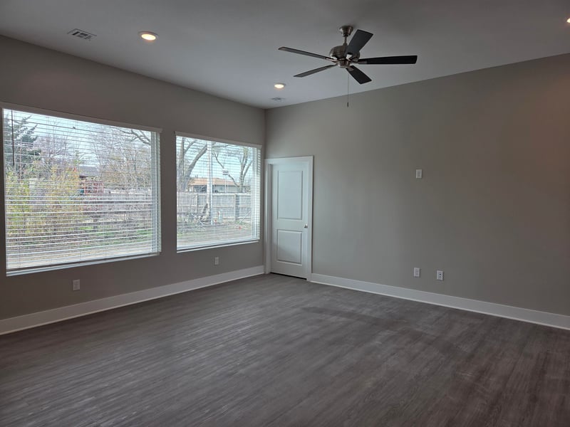 1107 N Main St, Rose Hill, KS 67133