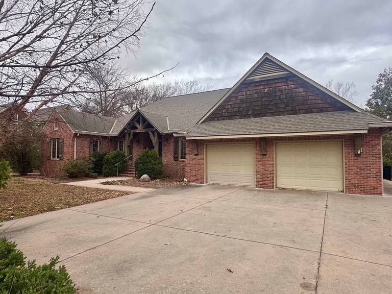 18 Norfolk Dr, Eastborough, KS 67208