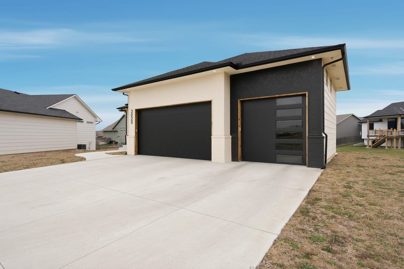 3020 E Burlington Cir, Park City, KS 67219