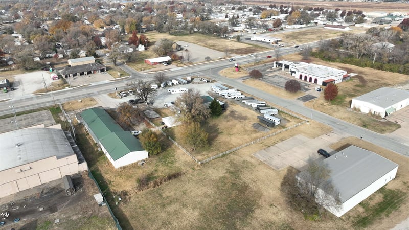 7046 Broadway Ave, Haysville, KS 67060