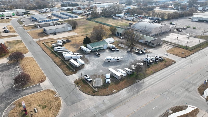 7046 Broadway Ave, Haysville, KS 67060