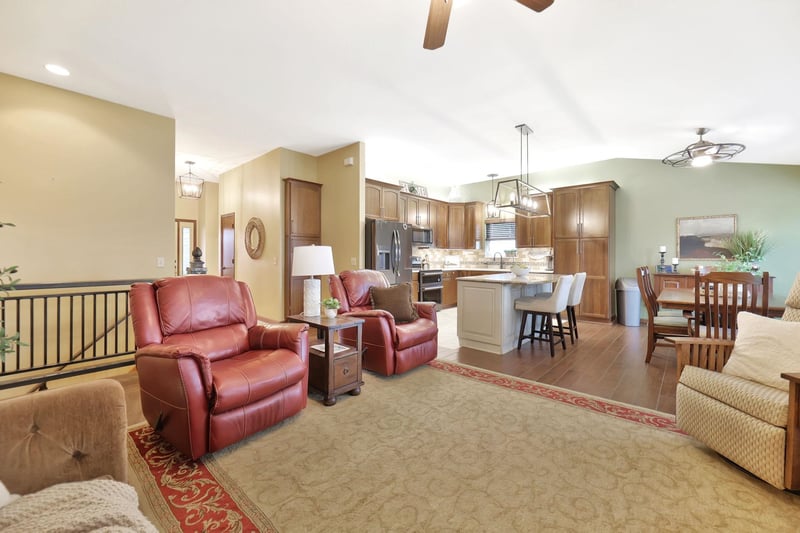 1429 Chestnut Ct, Halstead, KS 67056