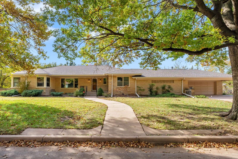 233 Courtleigh St, Wichita, KS 67218