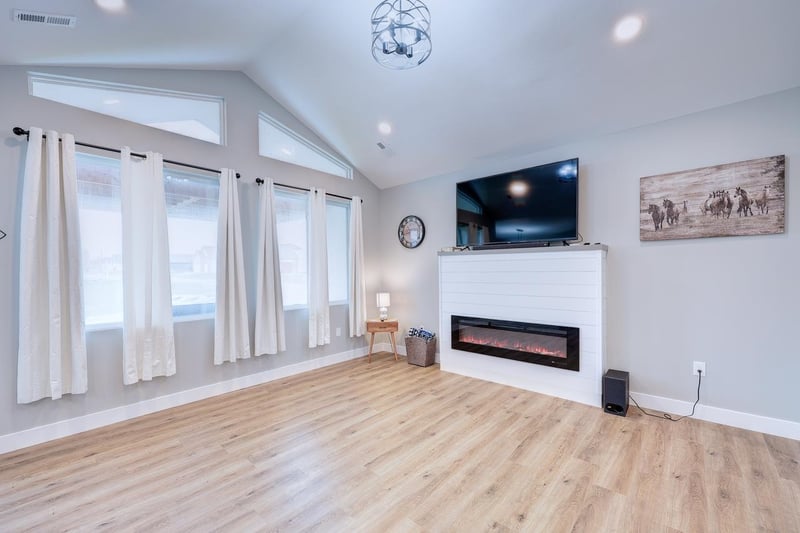 1205 E Park Glen Ct, Clearwater, KS 67026