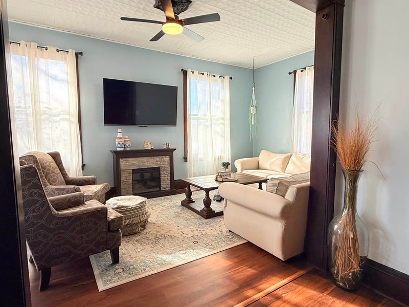 203 2nd St, Marion, KS 66861