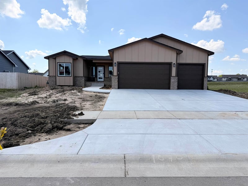 10709 Bonita St, Wichita, KS 67207