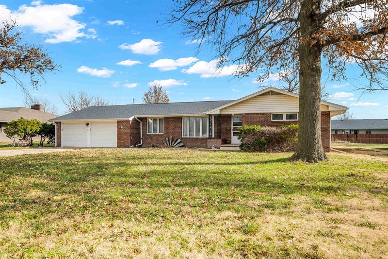 216 N Sedgwick Ave, Burrton, KS 67020