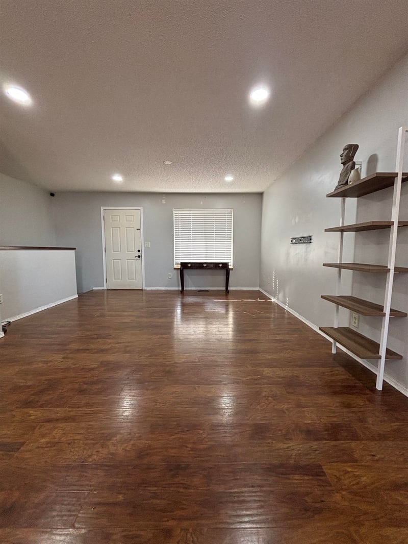 1314 Hurley St, Haysville, KS 67060