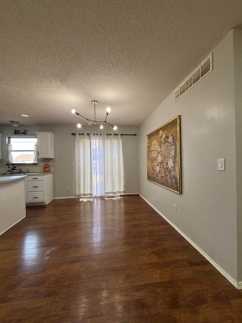 1314 Hurley St, Haysville, KS 67060
