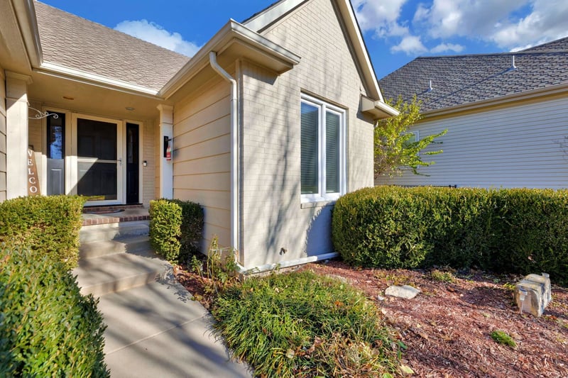 12610 Bradford Cir, Wichita, KS 67206