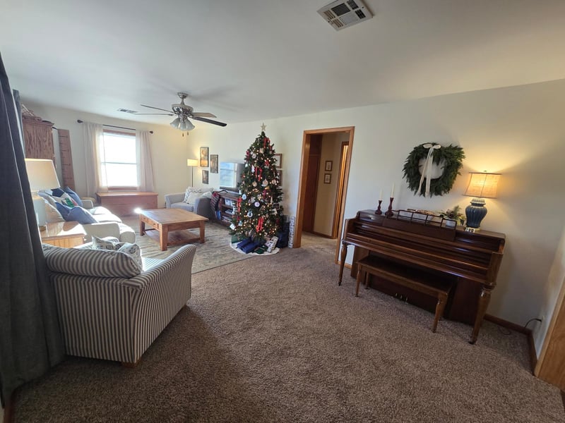 103 N Walnut St, Dexter, KS 67038