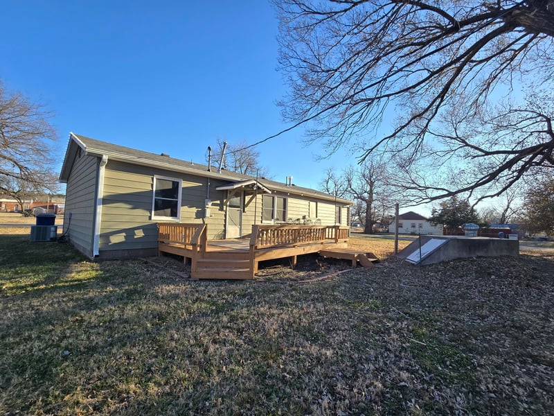 103 N Walnut St, Dexter, KS 67038