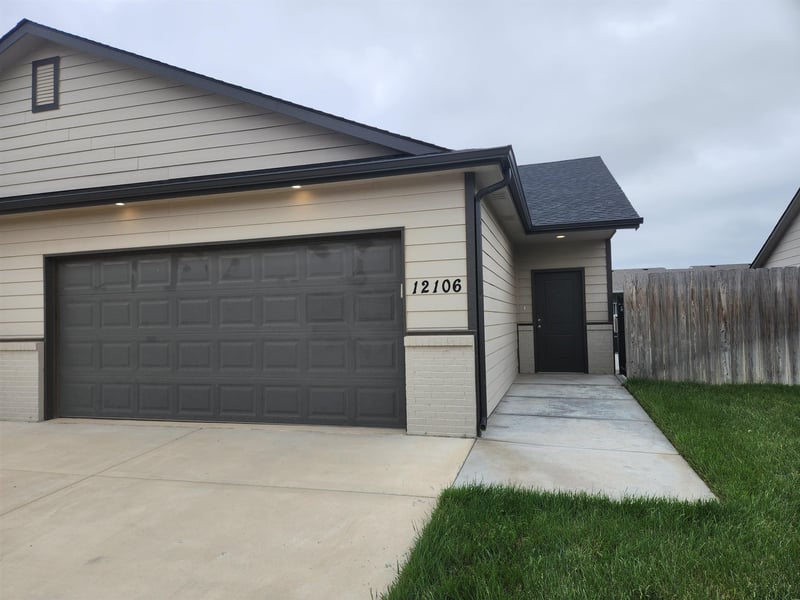 12106 W Fontana St, Wichita, KS 67205