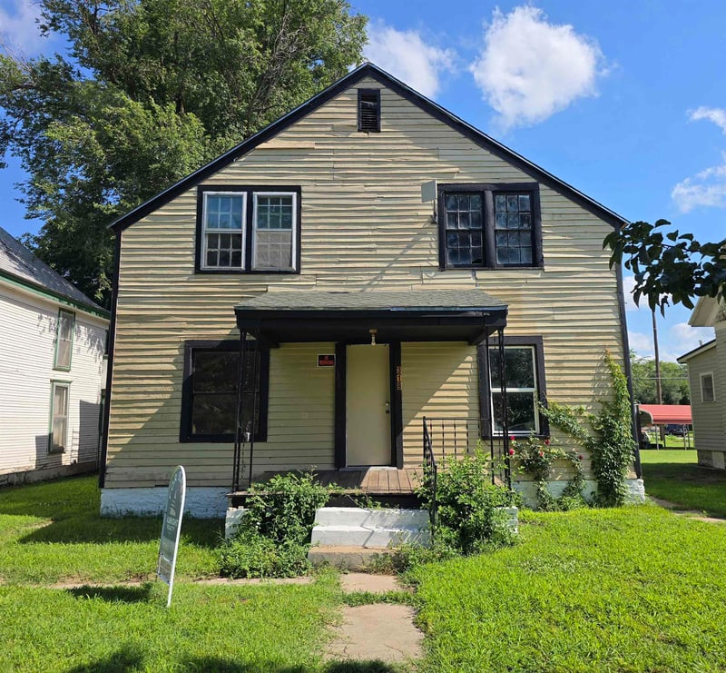 318 7th Ave, Winfield, KS 67156