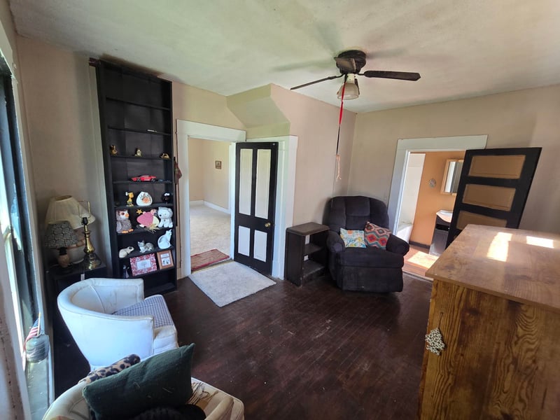 318 7th Ave, Winfield, KS 67156