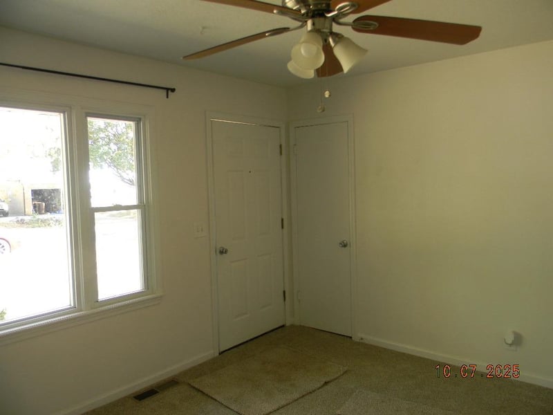 215 Sunset Ave, Haysville, KS 67060