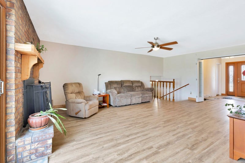 15106 SW County Line Rd, Rose Hill, KS 67133