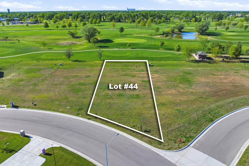 301 Cherry Oaks St, Cheney, KS 67025