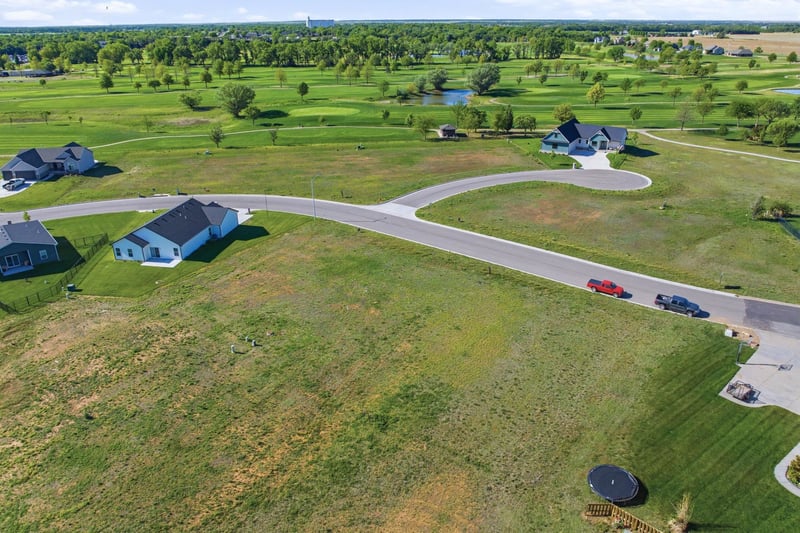 324 Cherry Oaks St, Cheney, KS 67025
