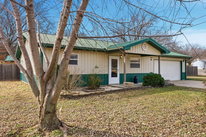 811 N East St, Leon, KS 67074