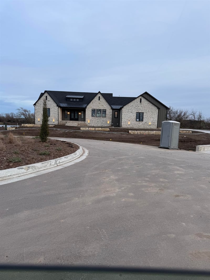 16760 W Hickory Ct, Goddard, KS 67052