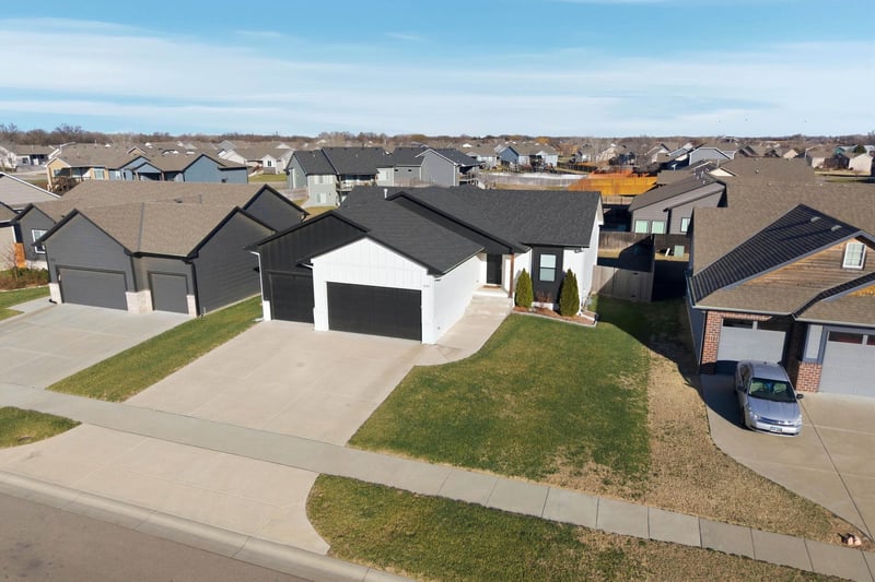 2626 E 48th St N, Wichita, KS 67219