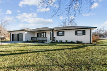 1470 S Hornecker Dr, Wichita, KS 67235