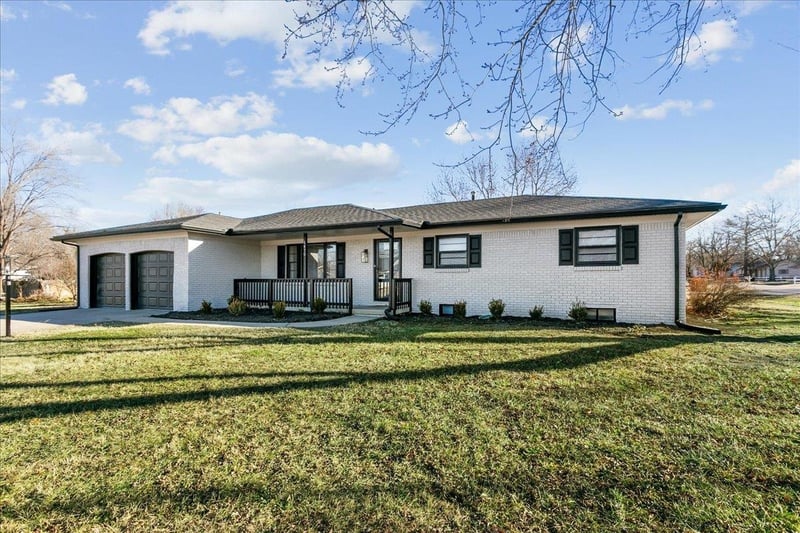 1470 Hornecker Dr, Wichita, KS 67235