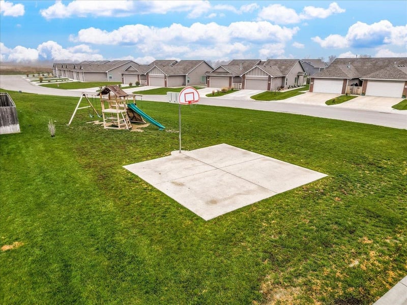 4525-4527 Sandplum St, Wichita, KS 67205