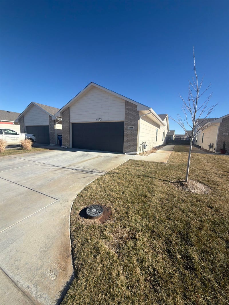 4513-4515 Sandplum St, Wichita, KS 67205