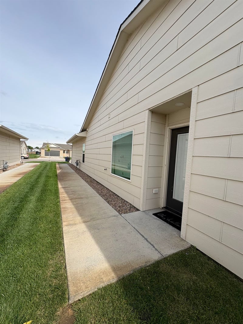 4545-4543 Sandplum St, Wichita, KS 67205