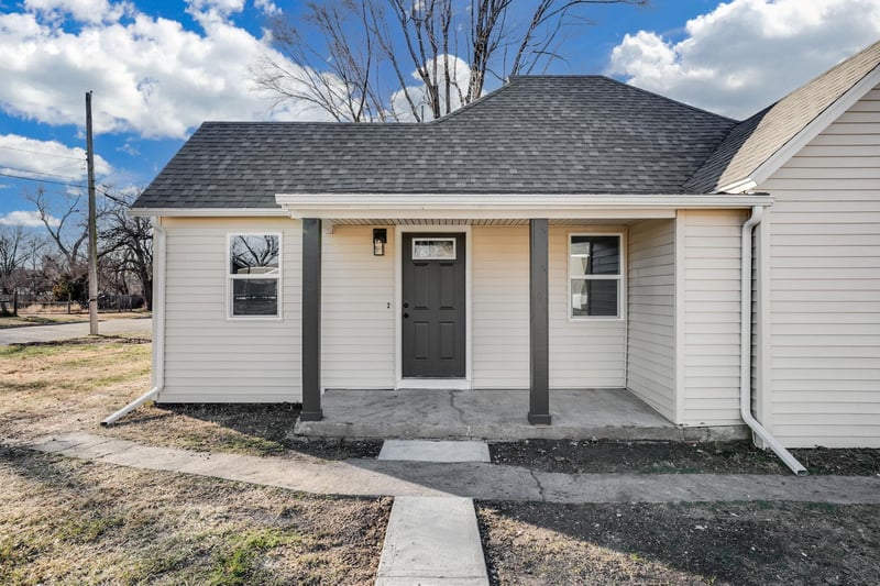 1203 N Logan St, Newton, KS 67114-2343