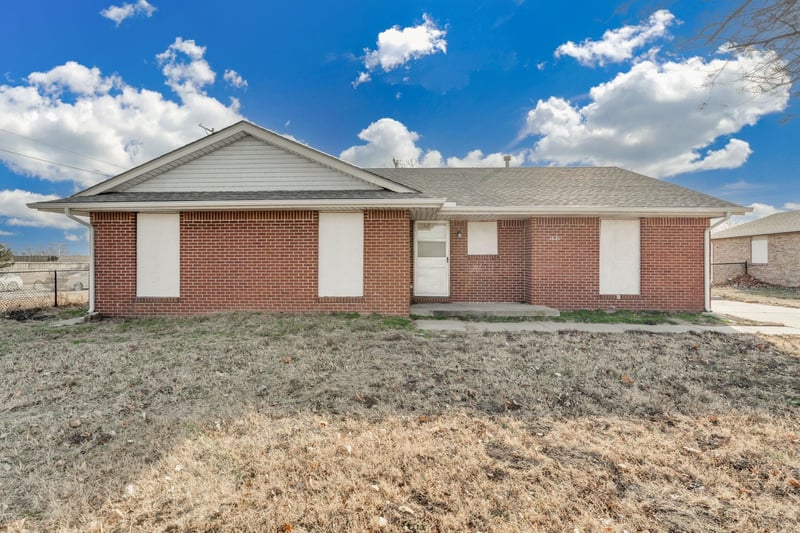 1621 Berkeley St, Wichita, KS 67216