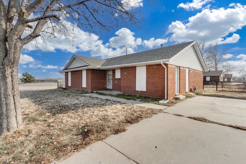 1621 Berkeley St, Wichita, KS 67216