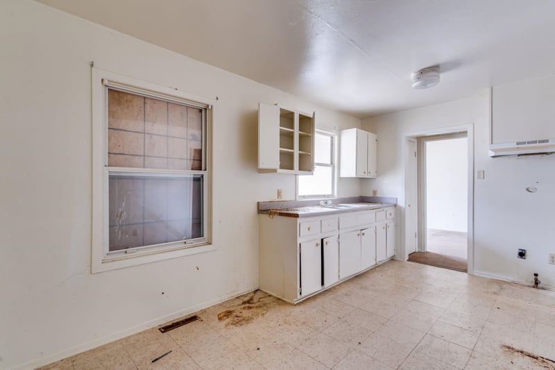833 N Poplar, Wichita, KS 67214