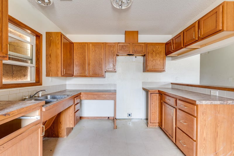 2511 N Chautauqua Ave, Wichita, KS 67219