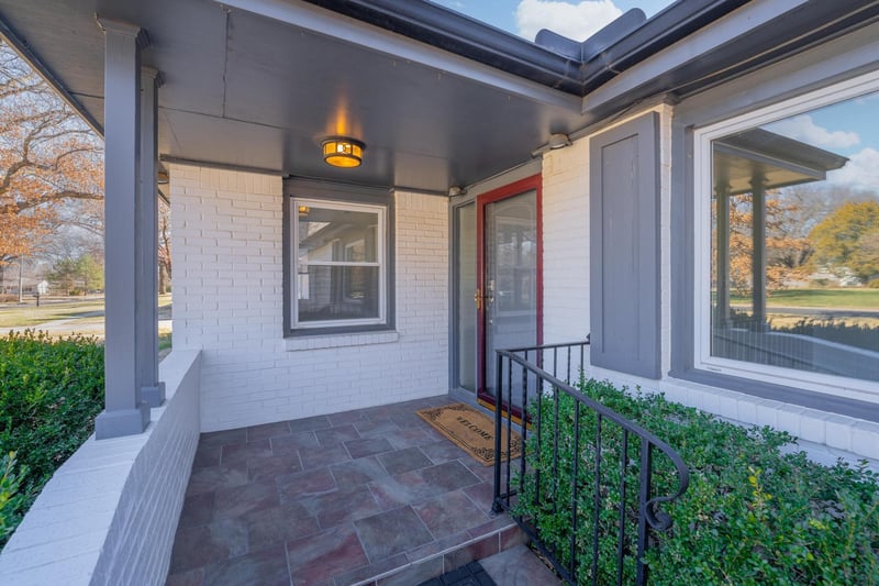 9 E English Ave, Eastborough, KS 67207