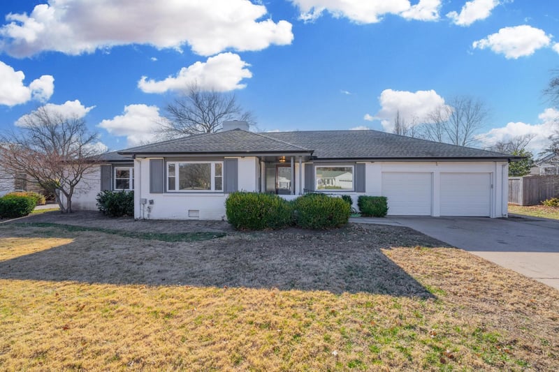 9 E English Ave, Eastborough, KS 67207