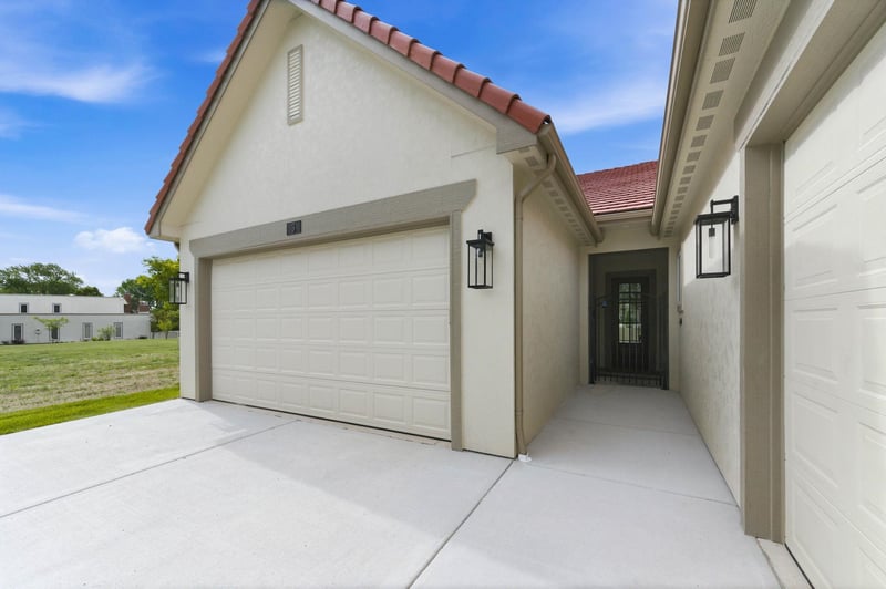 3 E Via Roma St, Wichita, KS 67230