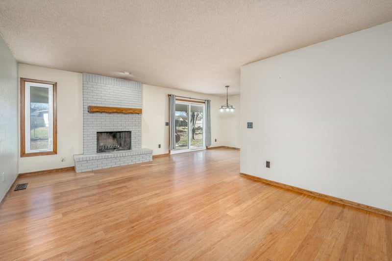 1847 N Terry Ln, Andover, KS 67002