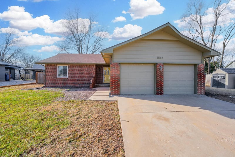 1847 N Terry Ln, Andover, KS 67002