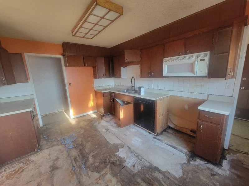 1217 N Sunset Dr, Mulvane, KS 67110