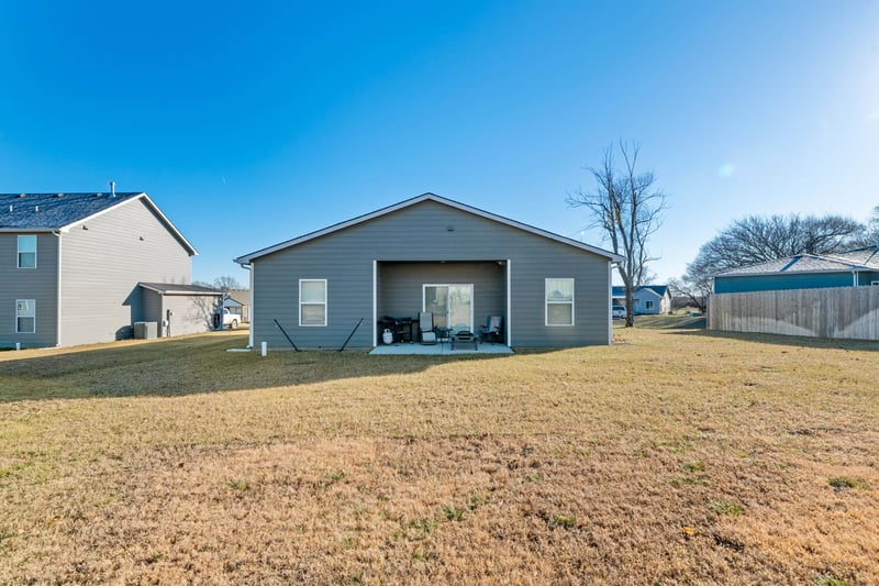 1335 E Skyview Dr, El Dorado, KS 67042