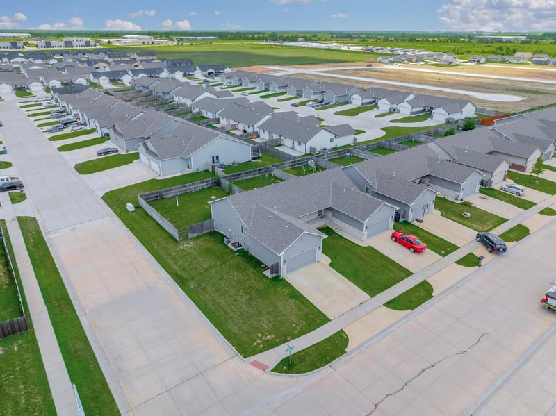 5286-5288 Cypress St, Bel Aire, KS 67226