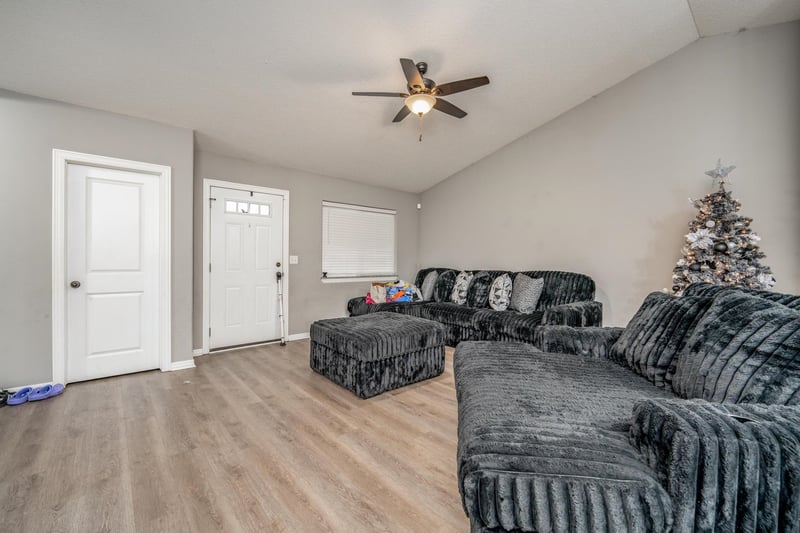 5326-5328 N Cypress St, Bel Aire, KS 67226