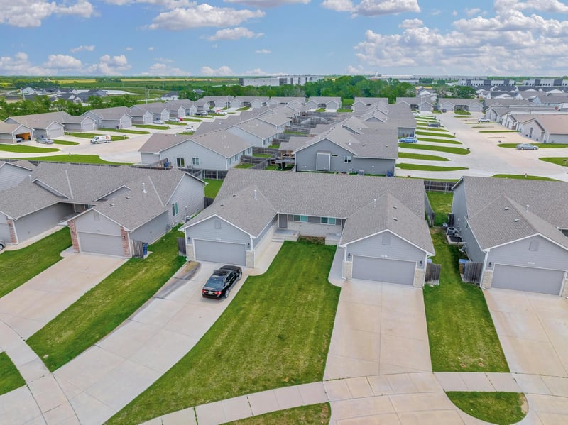 5326-5328 N Cypress St, Bel Aire, KS 67226